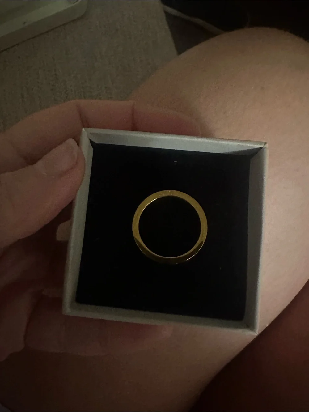 SIZE 8 Gold Screw-Accent womens Band - Picture 6 of 6